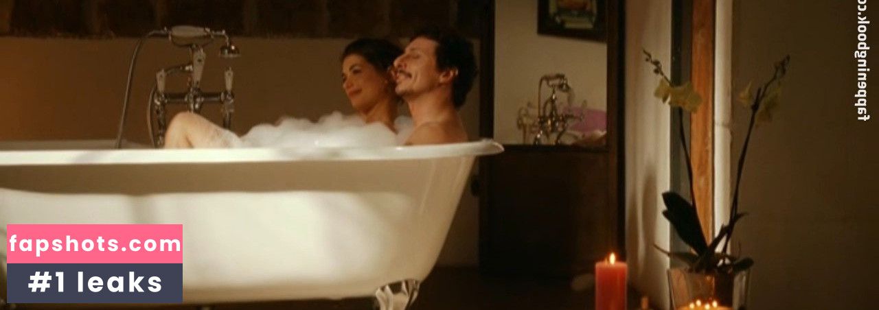 Giulia Michelini gallery photo #11