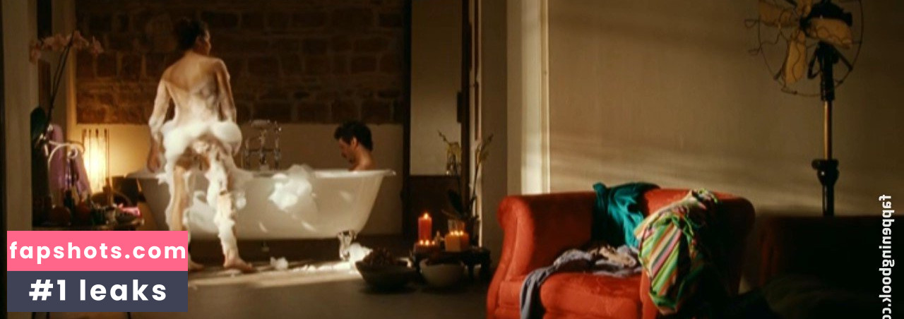 Giulia Michelini gallery photo #12