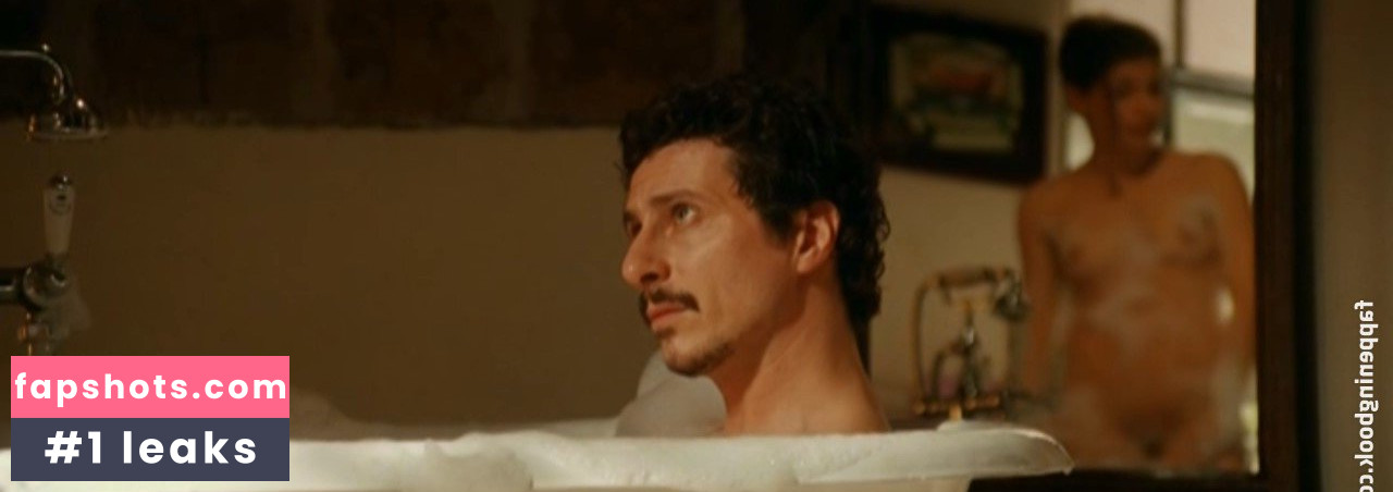 Giulia Michelini gallery photo #13