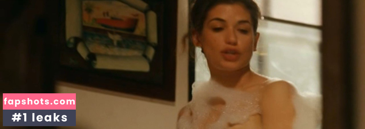 Giulia Michelini gallery photo #14