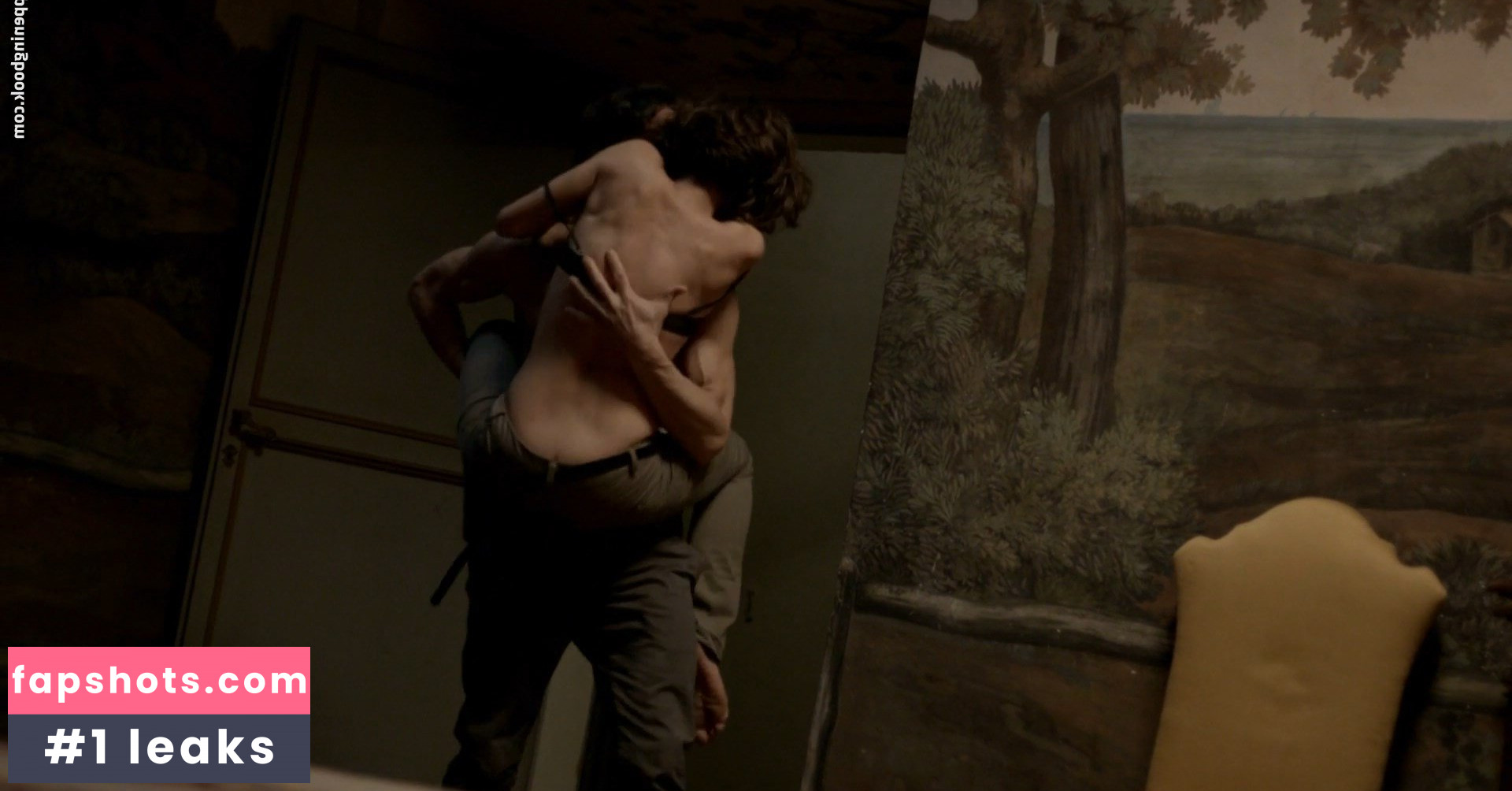 Giulia Michelini gallery photo #5