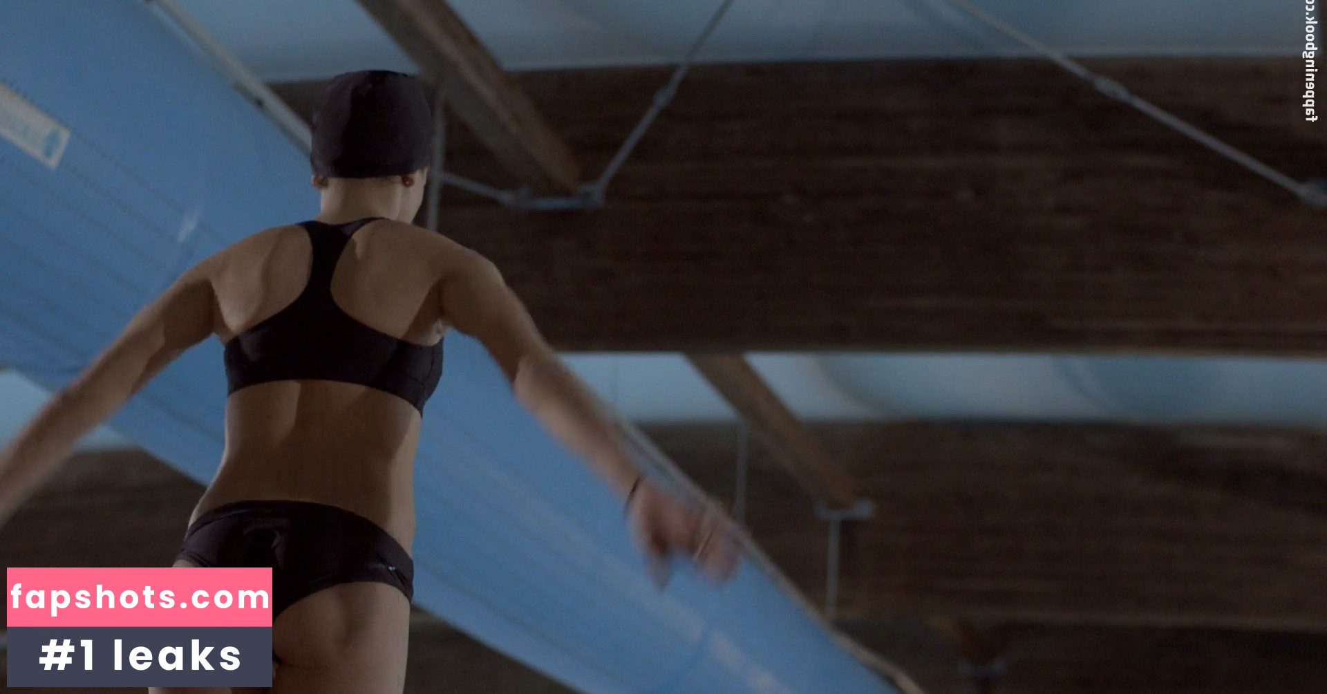 Giulia Michelini gallery photo #7