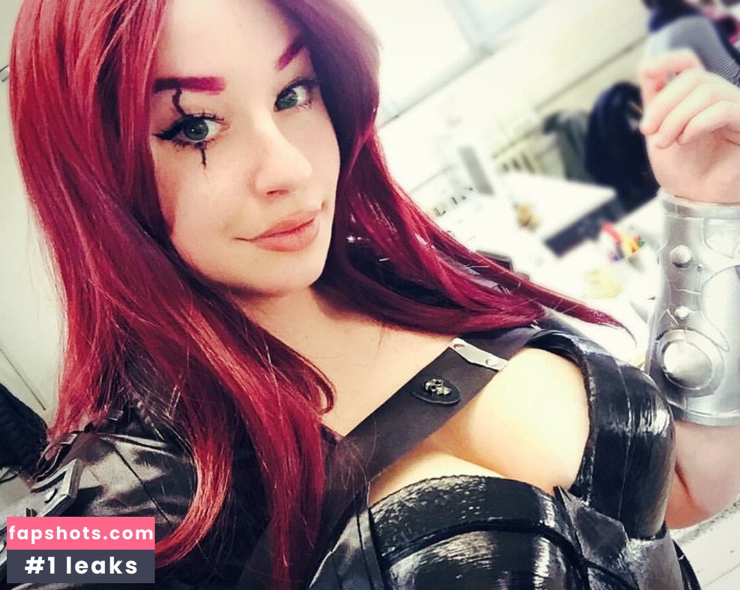 GiuliaMoon gallery photo #11