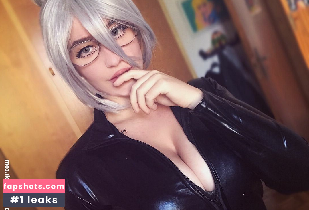 GiuliaMoon gallery photo #21