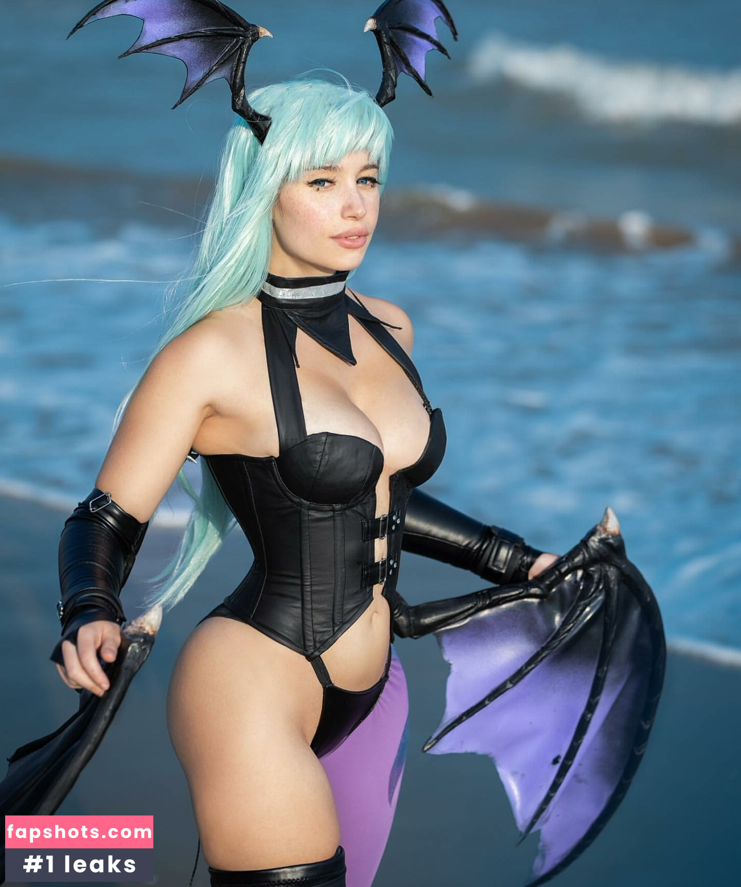 GiuliaMoon gallery photo #24