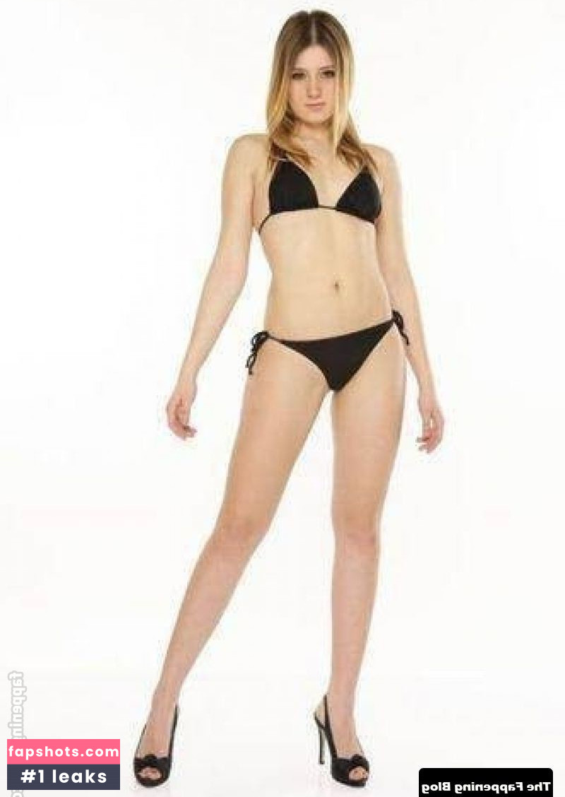 Gizem Karaca gallery photo #28