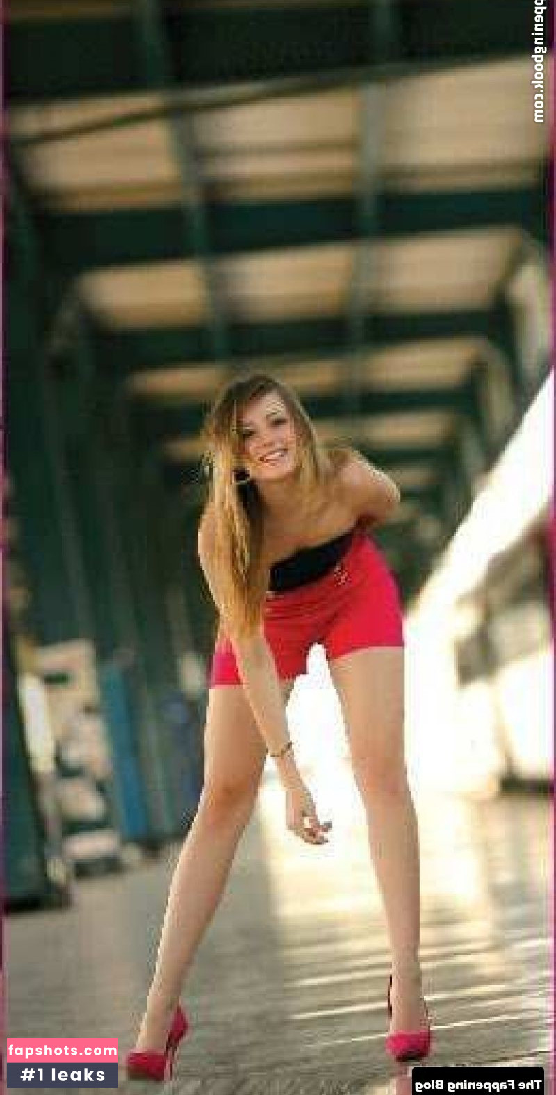 Gizem Karaca gallery photo #30