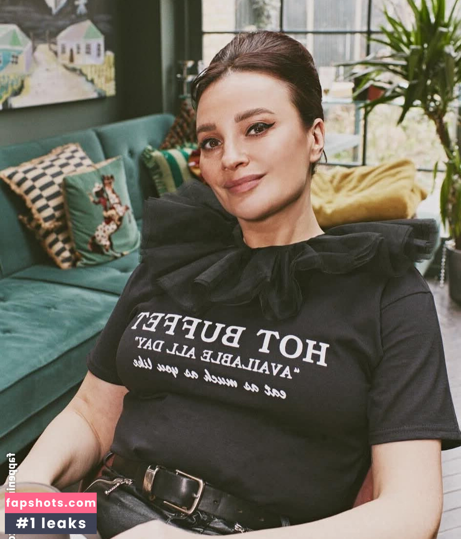 Gizzi Erskine Nude Leaks OnlyFans Photos #5 - Fapshots