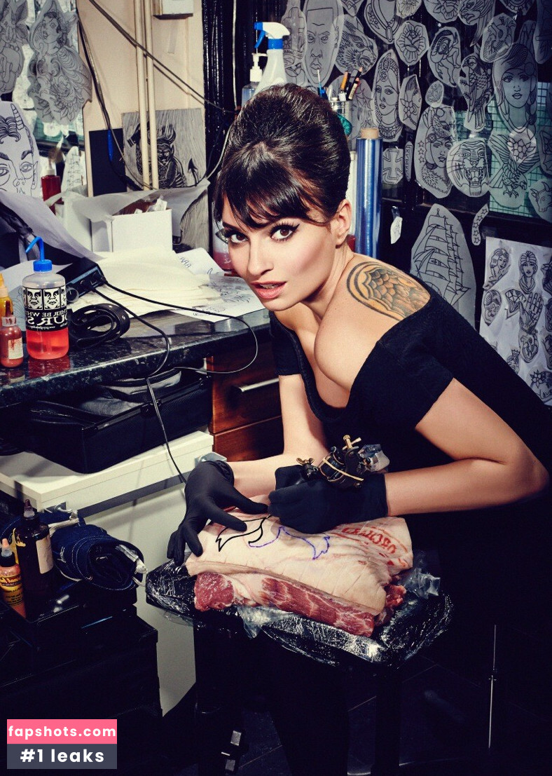 Gizzi Erskine Nude Leaks OnlyFans Photos #77 - Fapshots