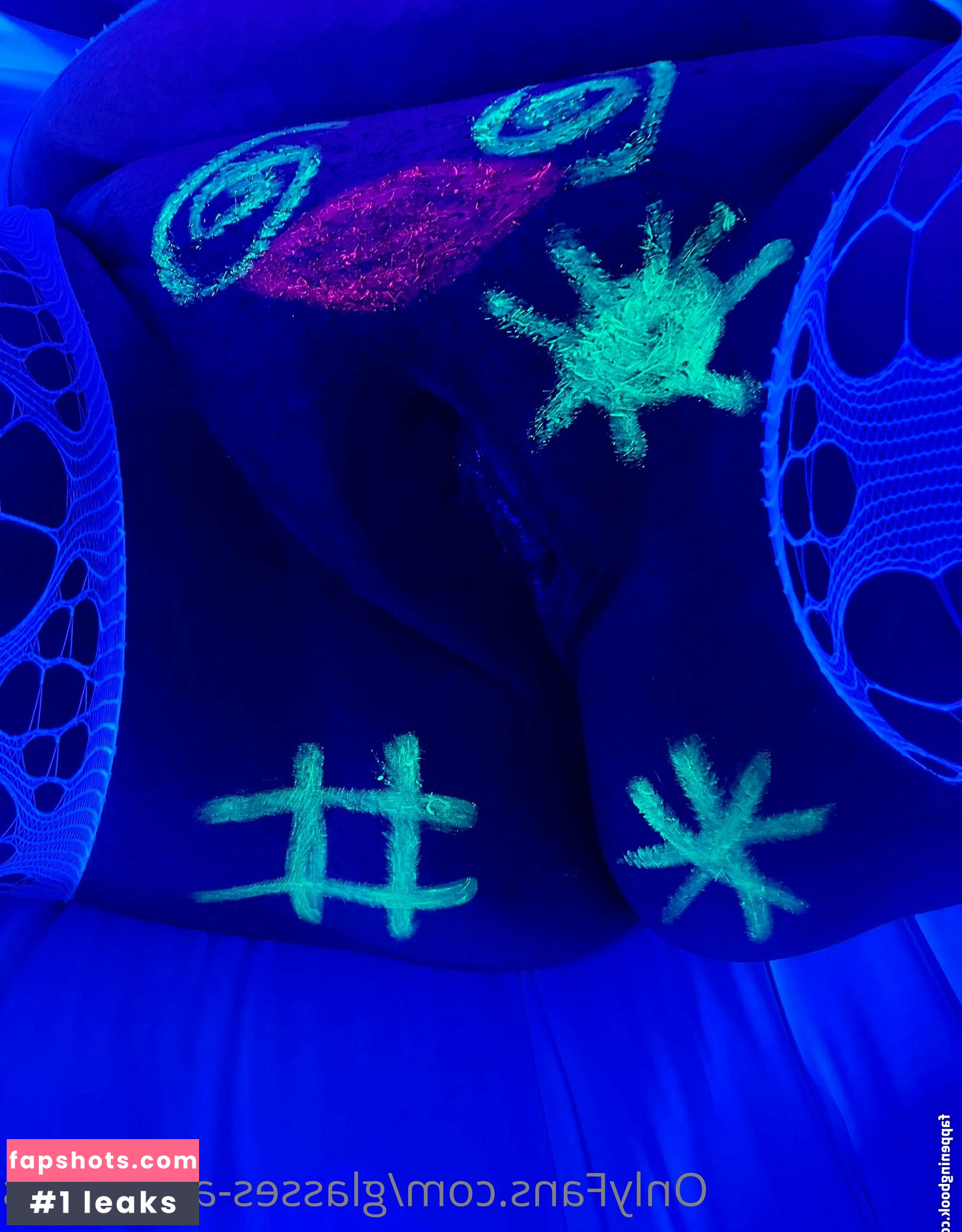 glasses-and-asses gallery photo #51