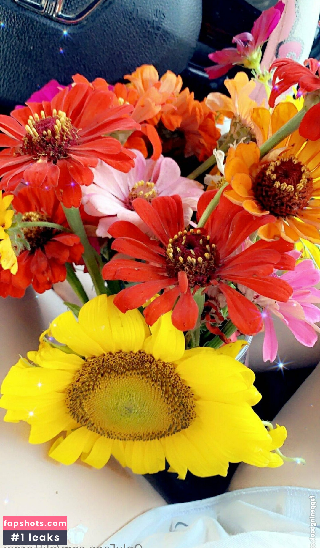 Glitterpaj nude babe gallery