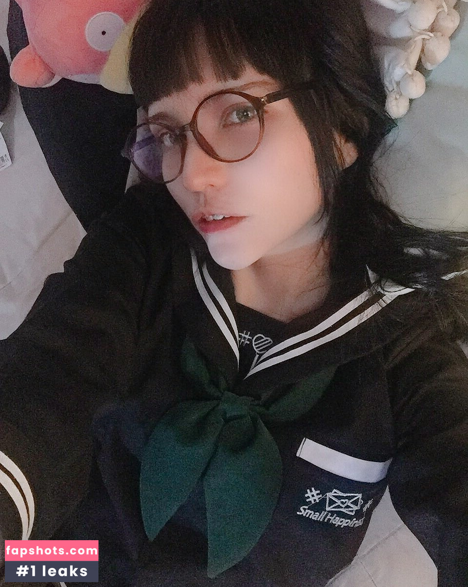 Gloomy Doll gallery photo #9