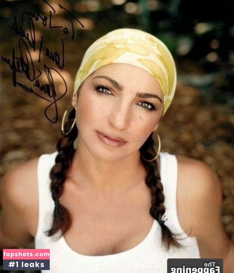 Gloria Estefan gallery photo #8