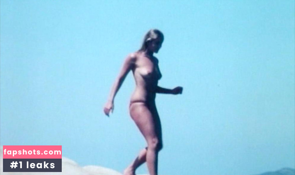 Gloria Guida gallery photo #22