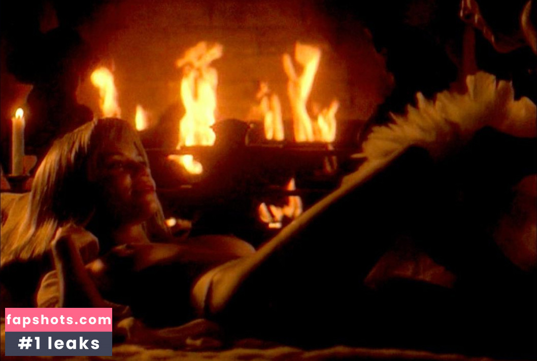 Gloria Reuben gallery photo #4