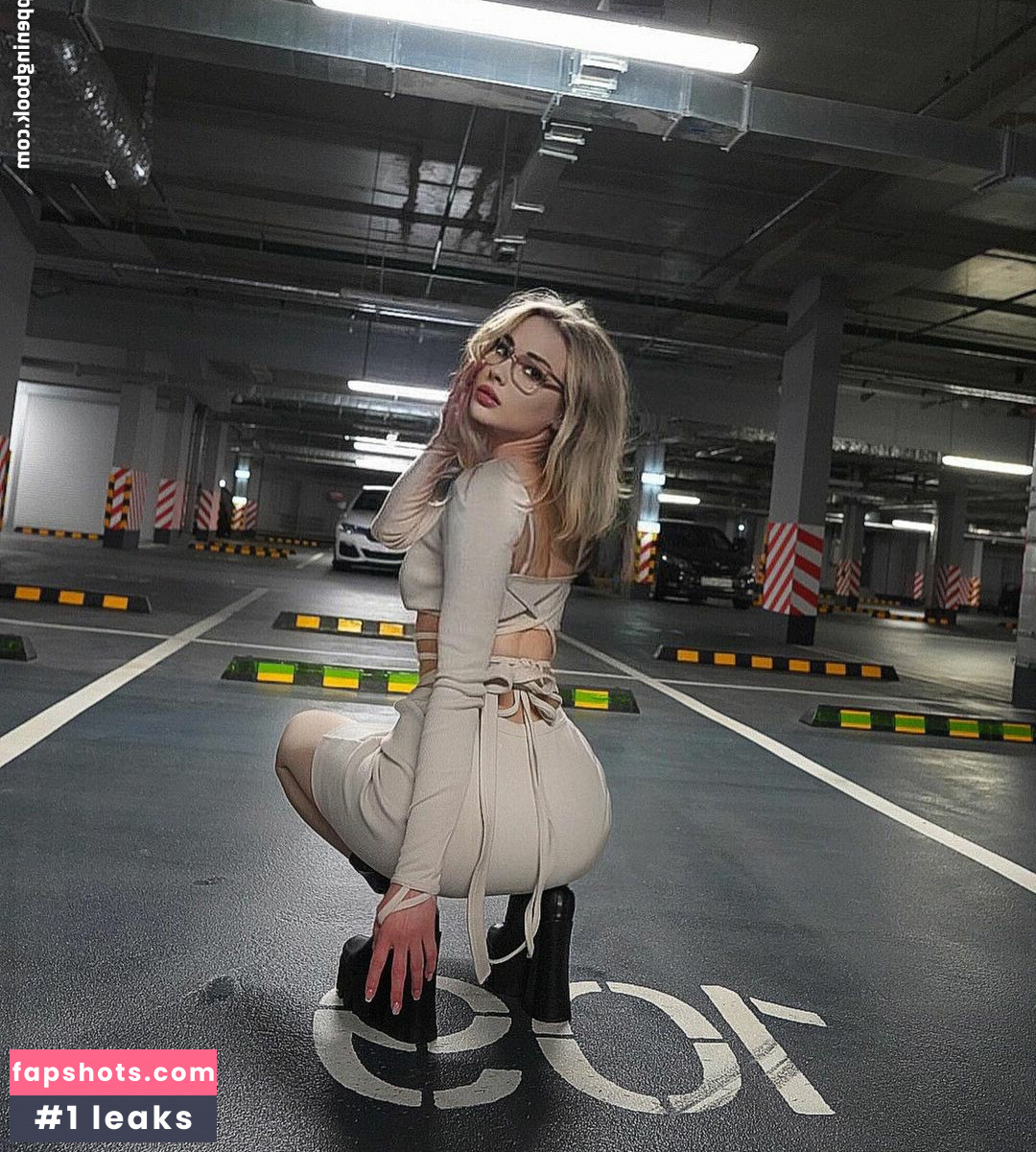 GloriaMatvien gallery photo #102