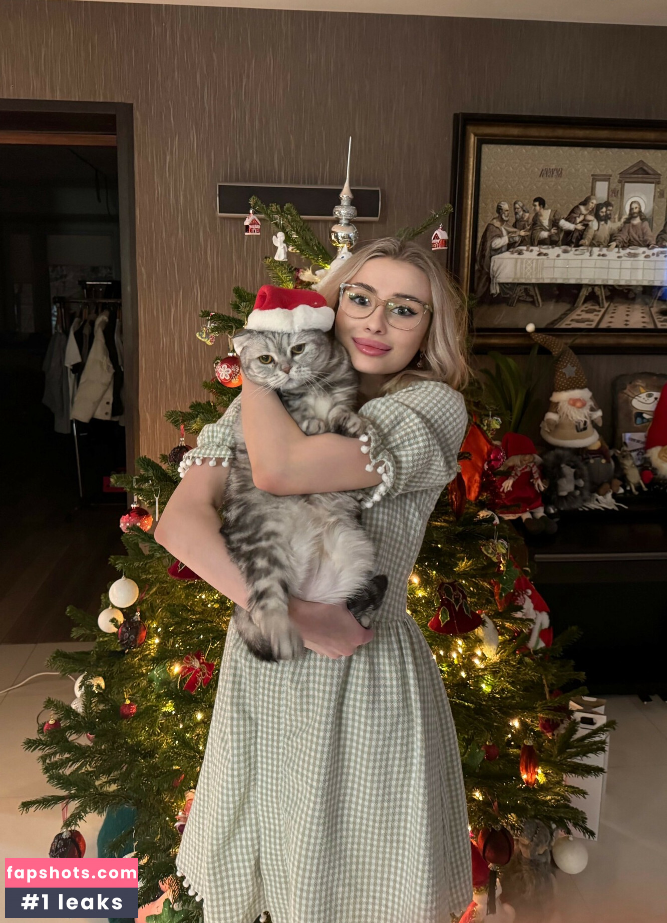 GloriaMatvien gallery photo #35