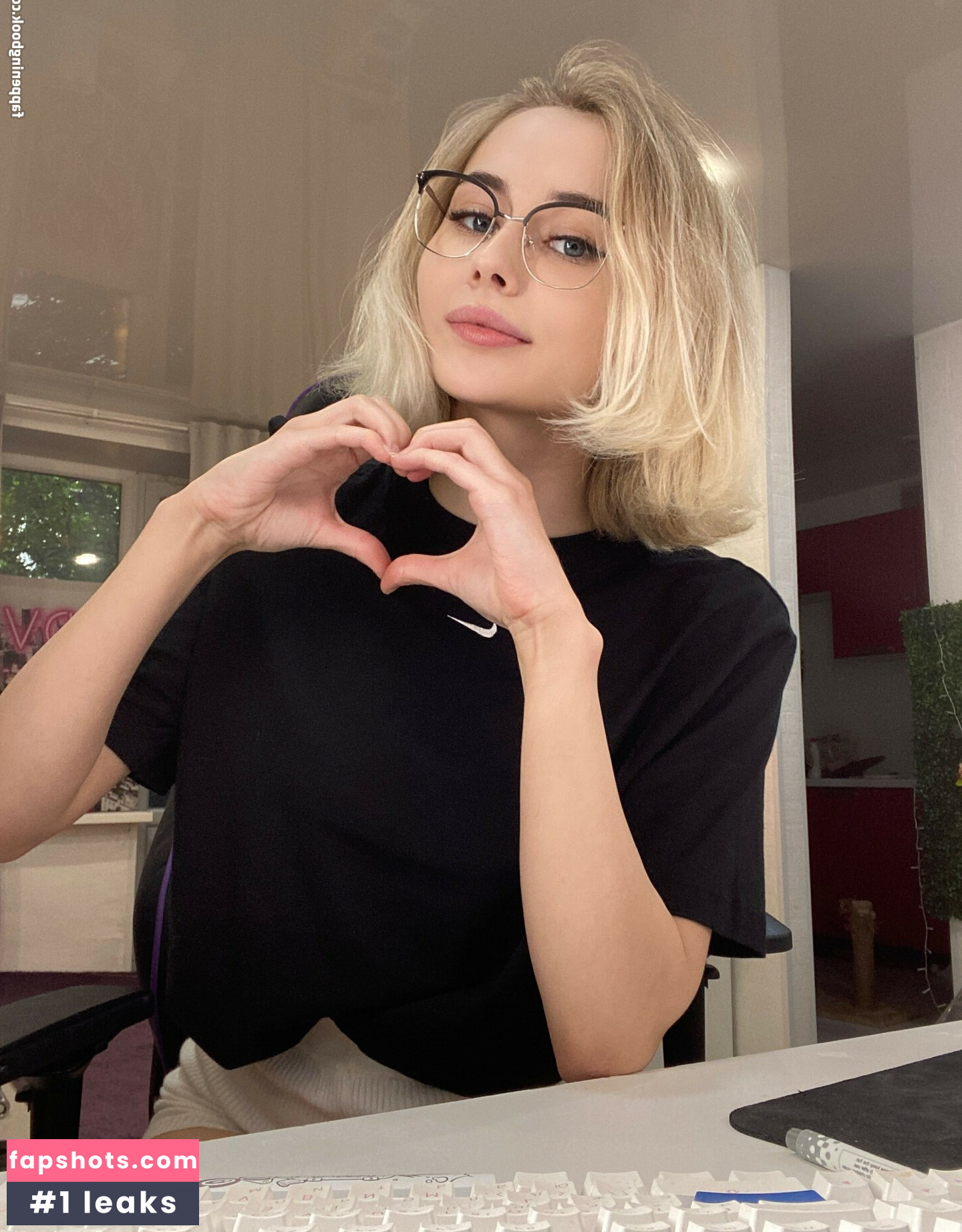 GloriaMatvien gallery photo #36