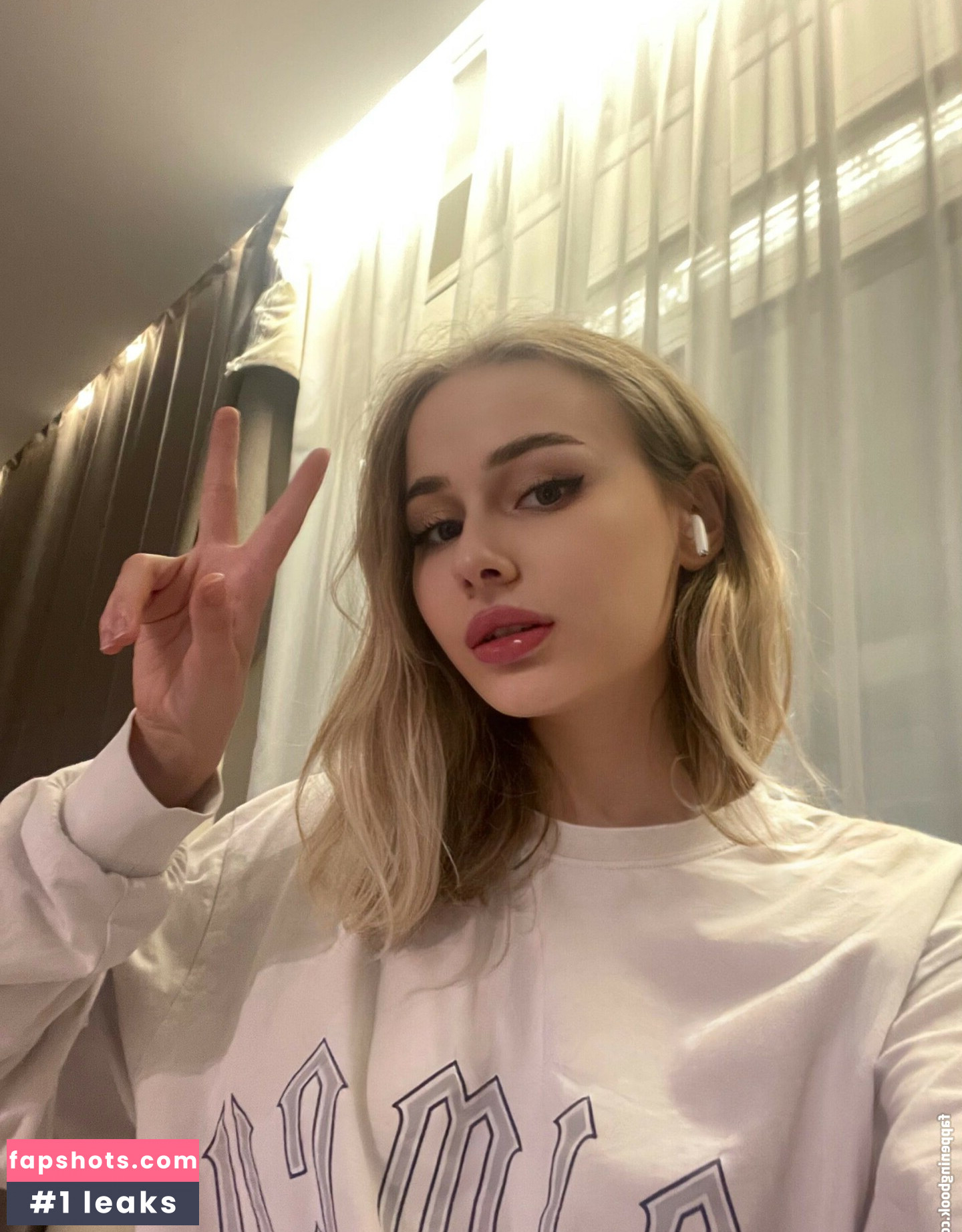 GloriaMatvien gallery photo #46