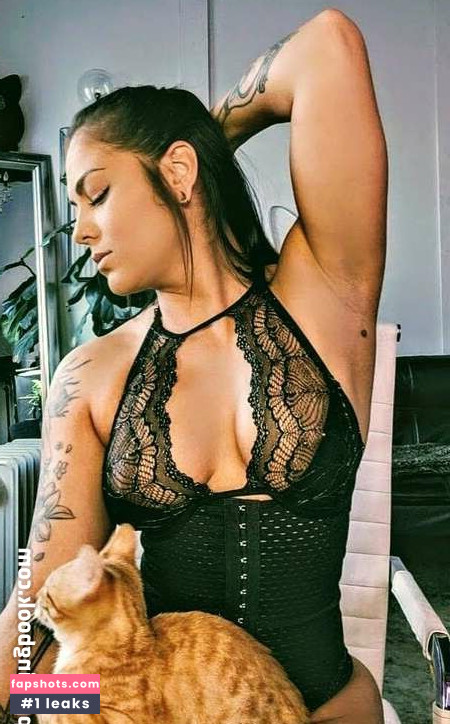 Goddess Lilah nude babe gallery