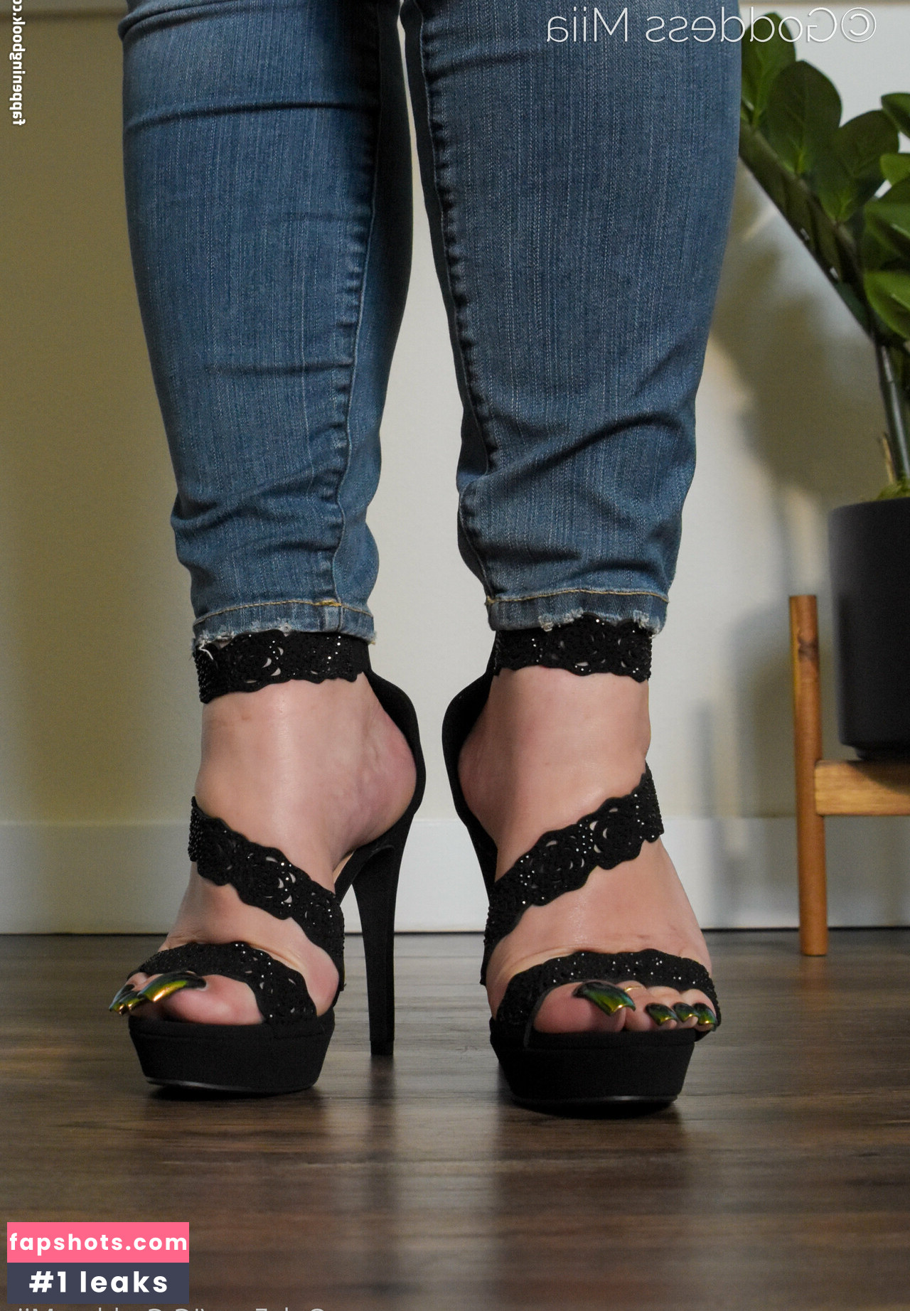 Goddess Miiaa gallery photo #18