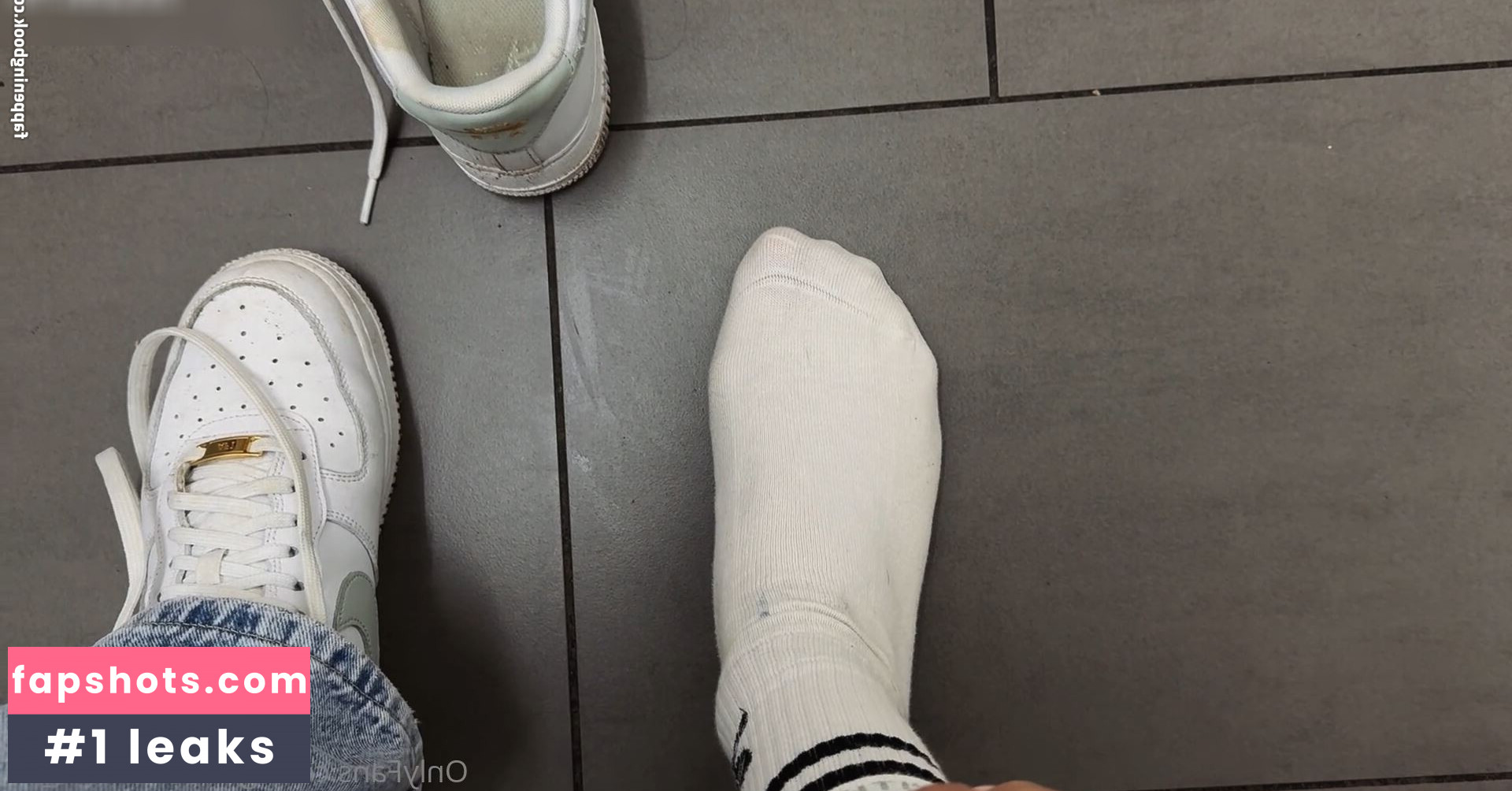 Goddess Mona gallery photo #9