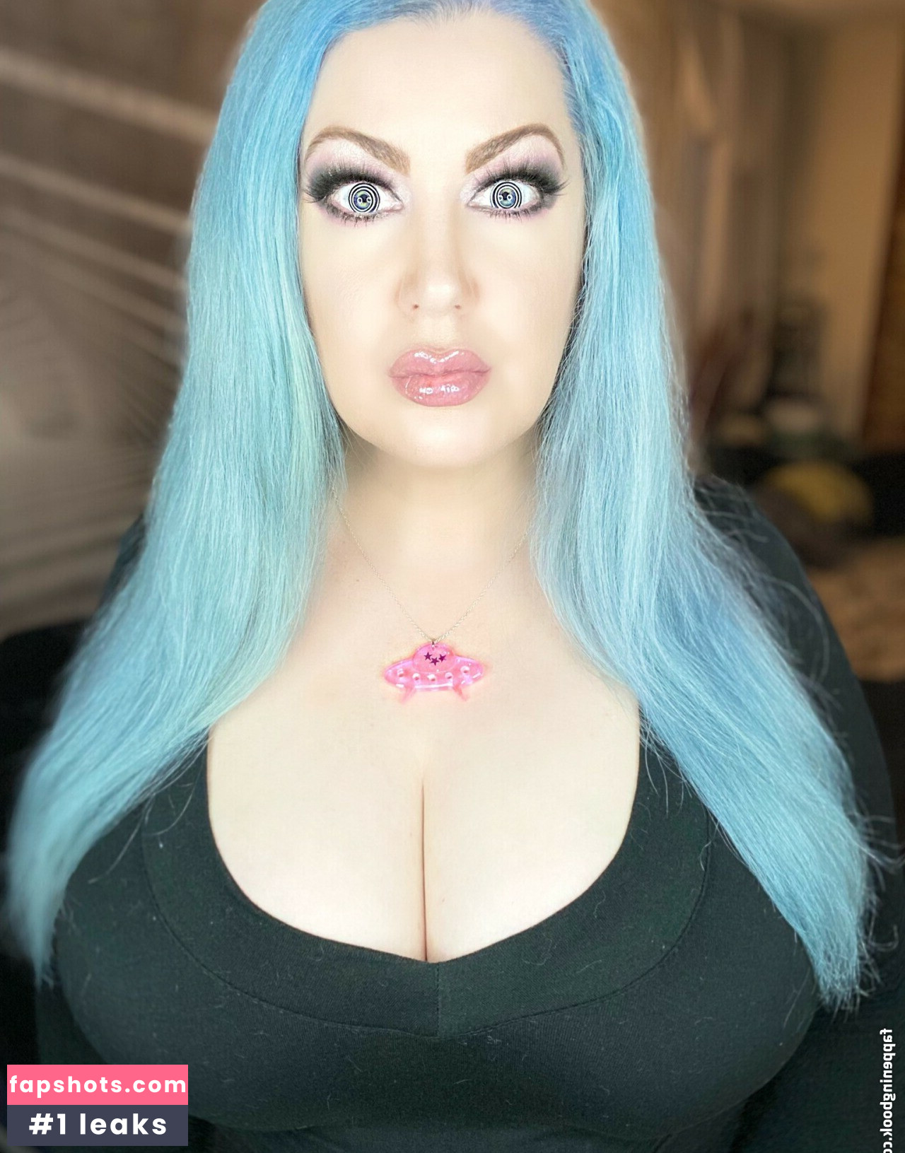 Goddess Zenova gallery photo #3