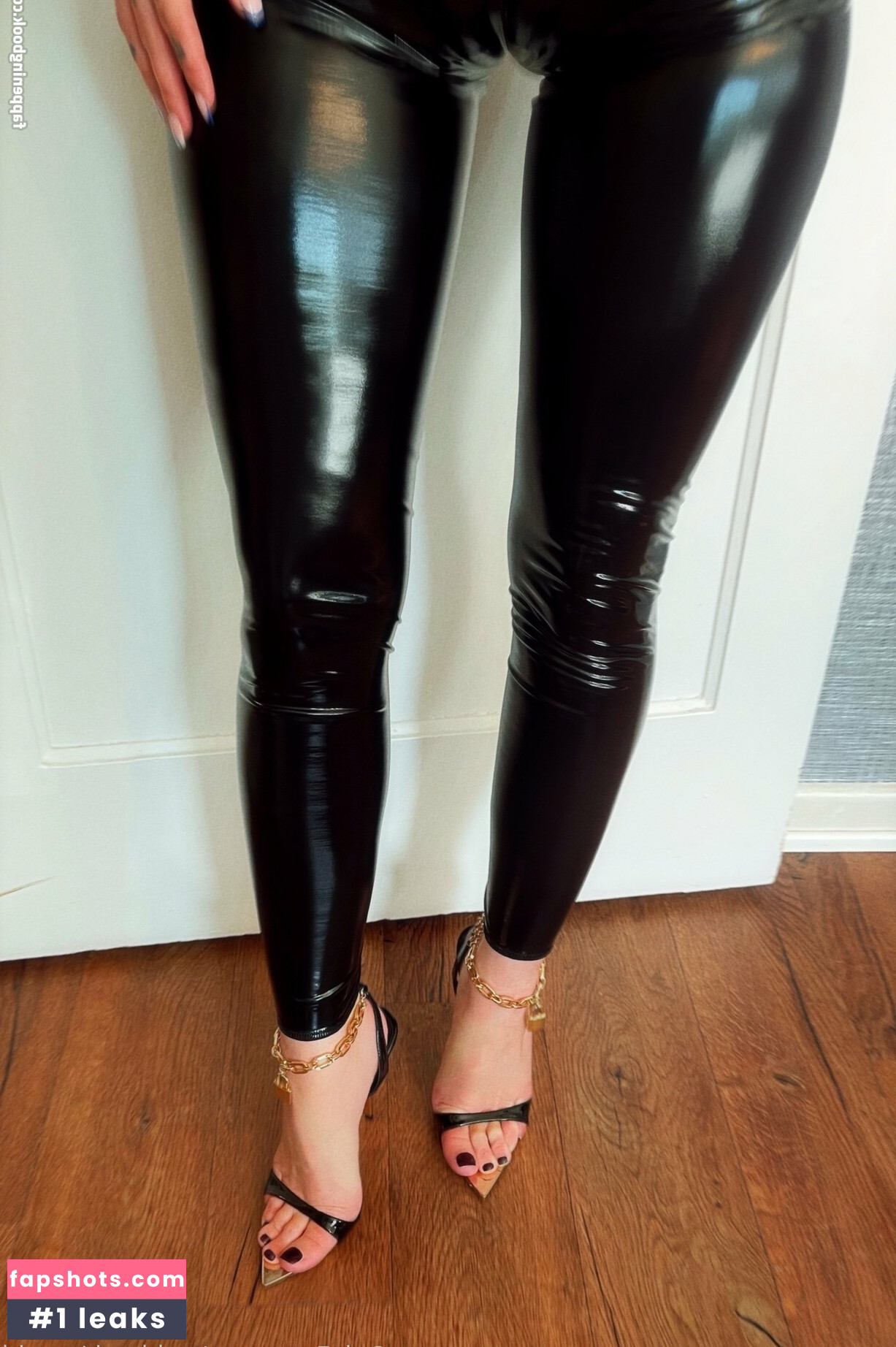 goddesskiragold Nude Leaks OnlyFans Photos #18 - LeakJerk