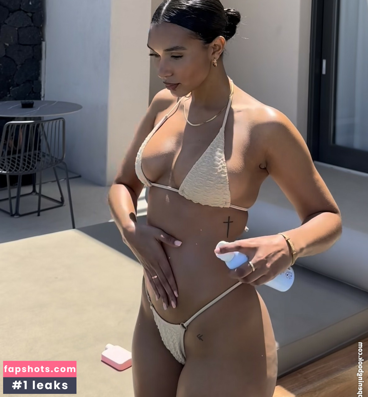 Golden Nahome gallery photo #3