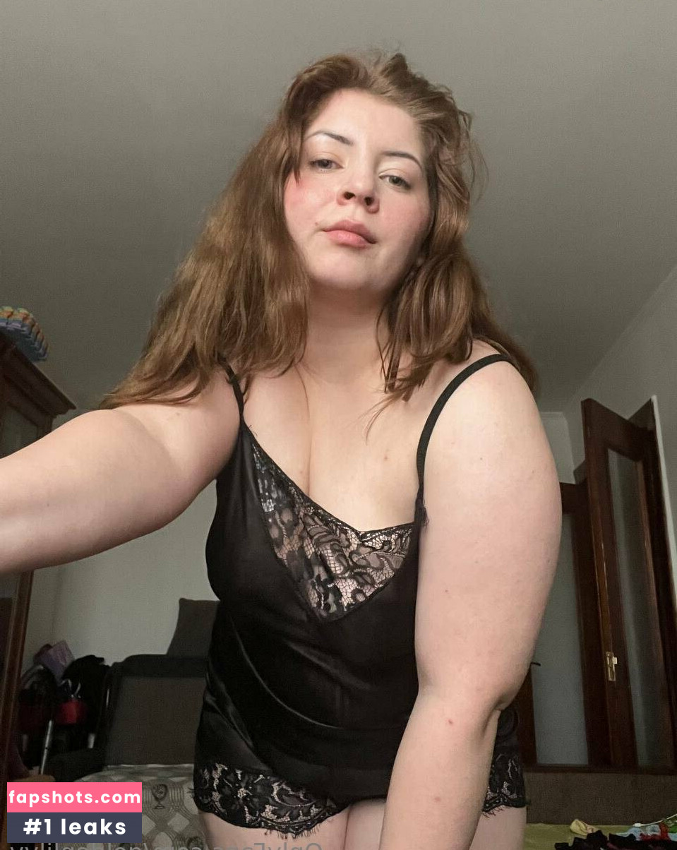 goldenlilyy gallery photo #5