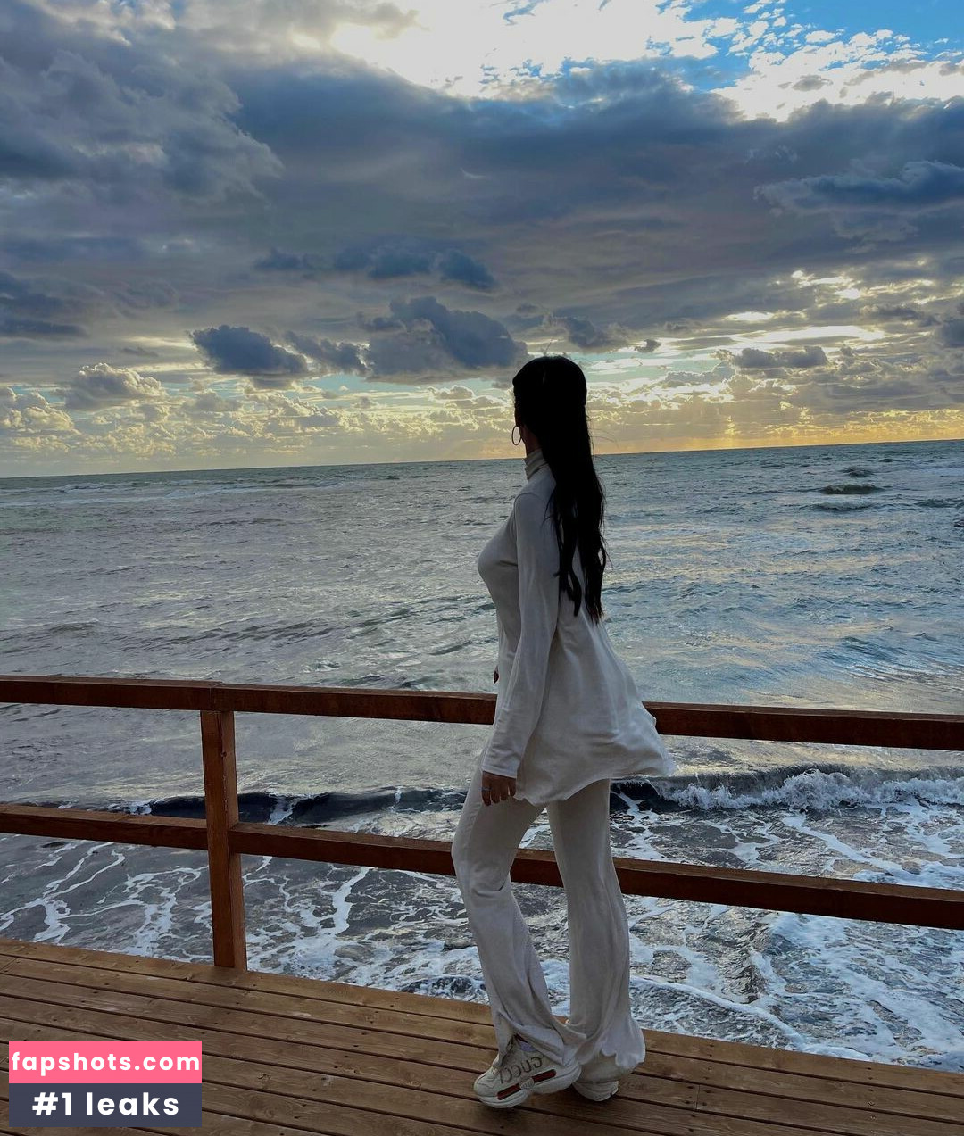 Goldi Halili gallery photo #11