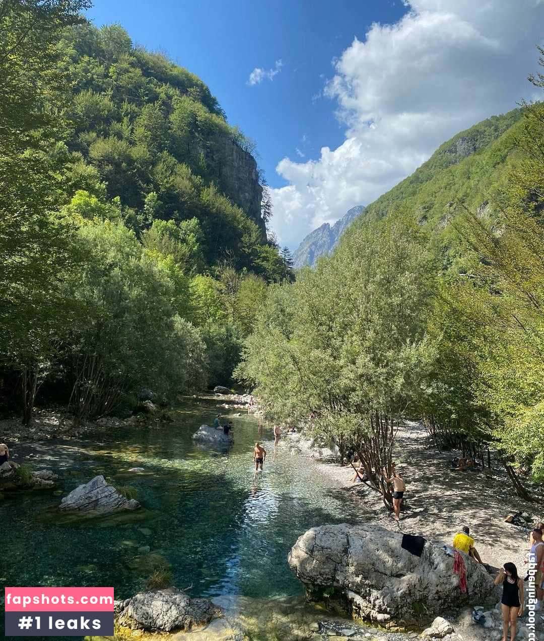 Goldi Halili gallery photo #14