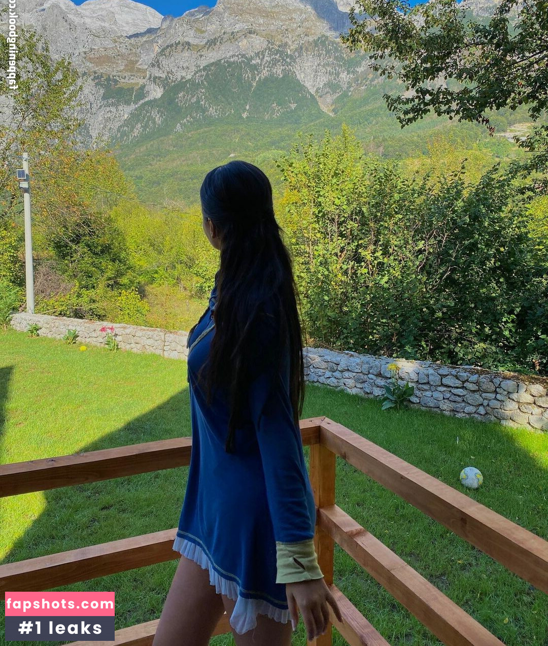 Goldi Halili gallery photo #3