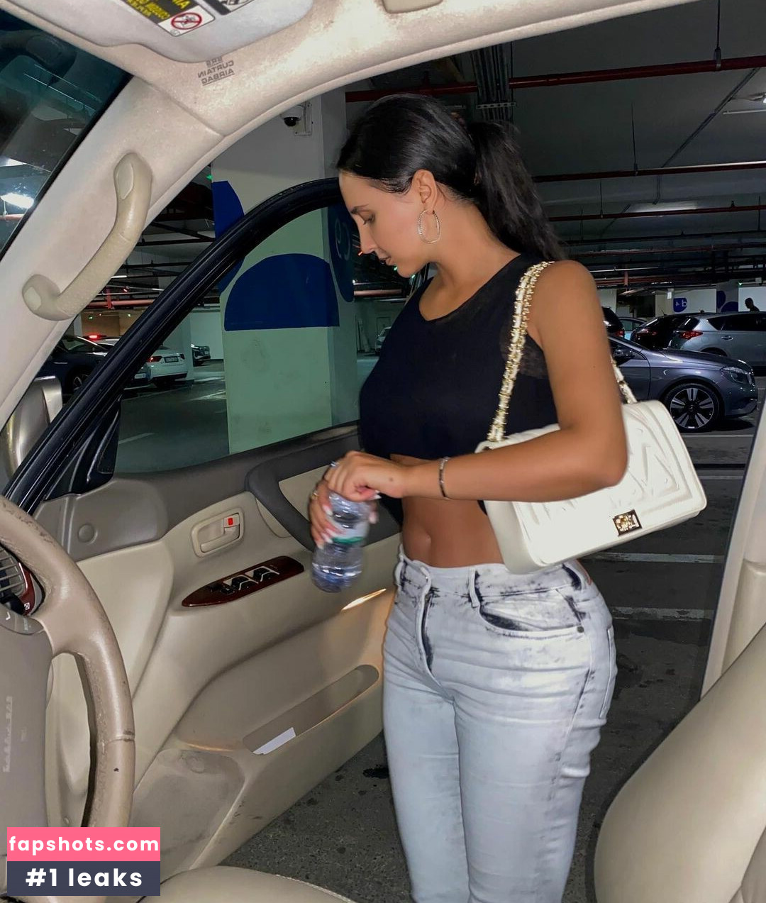 Goldi Halili gallery photo #10