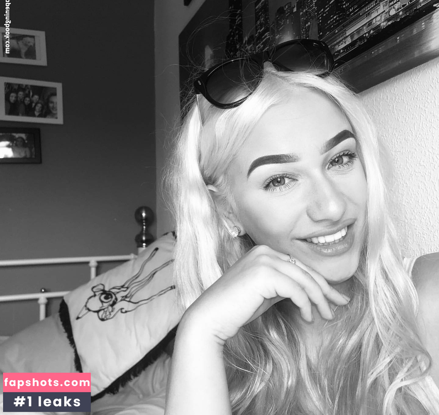 Grace Baker gallery photo #38