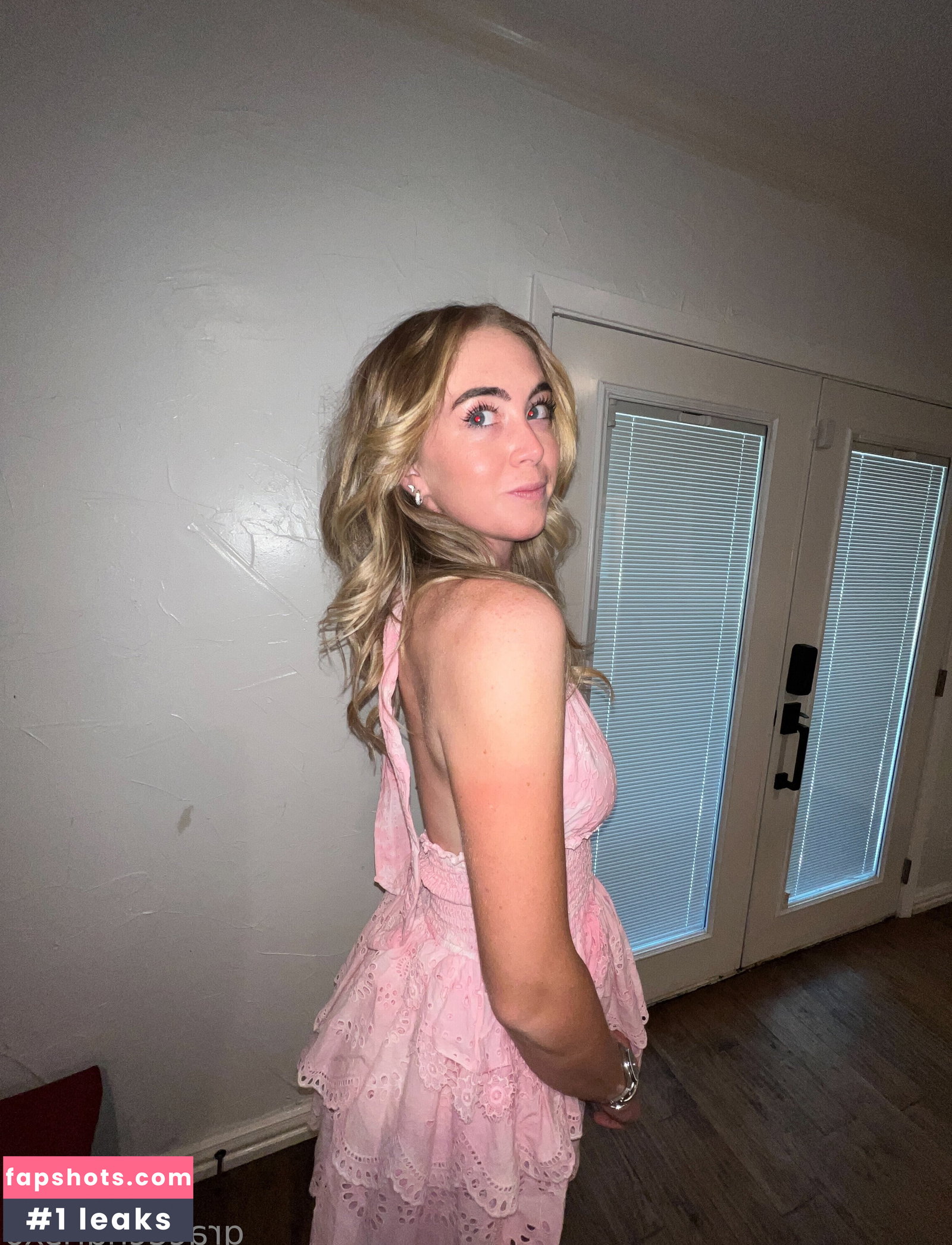 Grace Charis gallery photo #5674