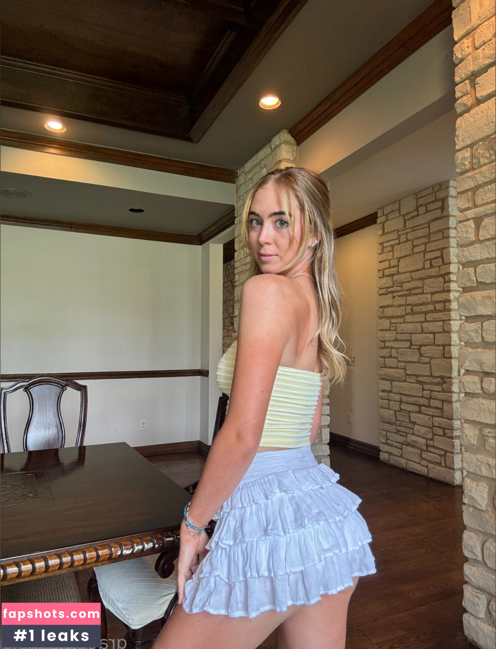 Grace Charis gallery photo #6684