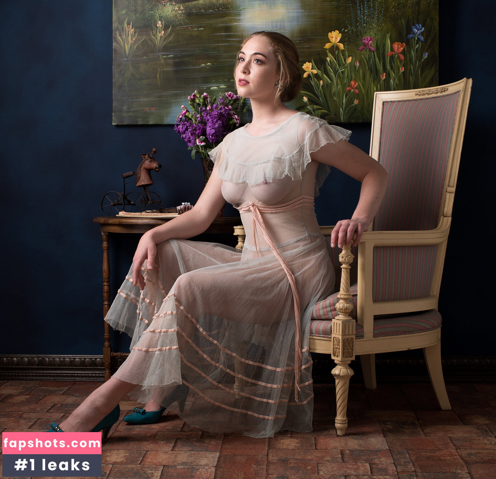 Grace Charis gallery photo #4662
