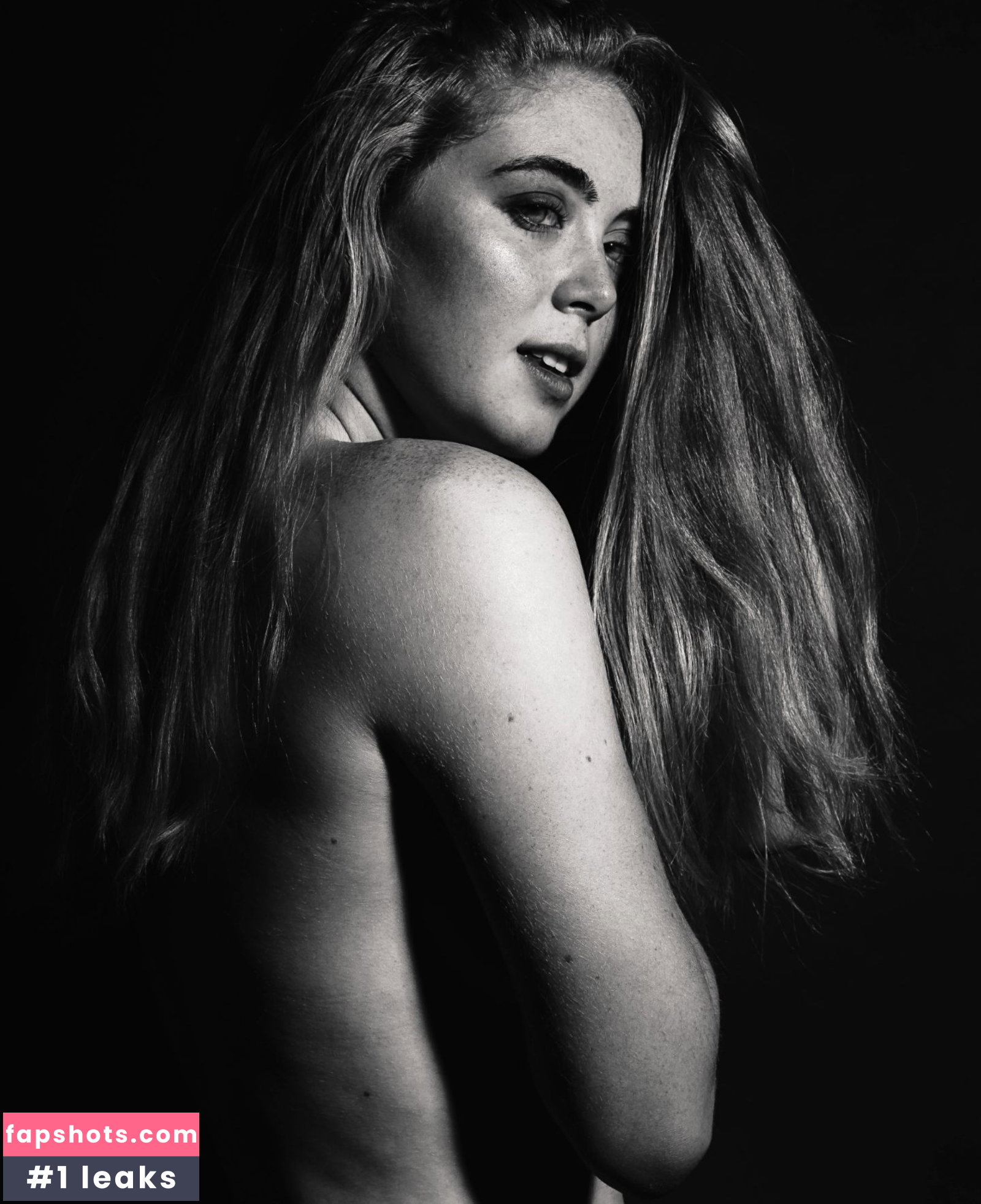 Grace Charis gallery photo #5807