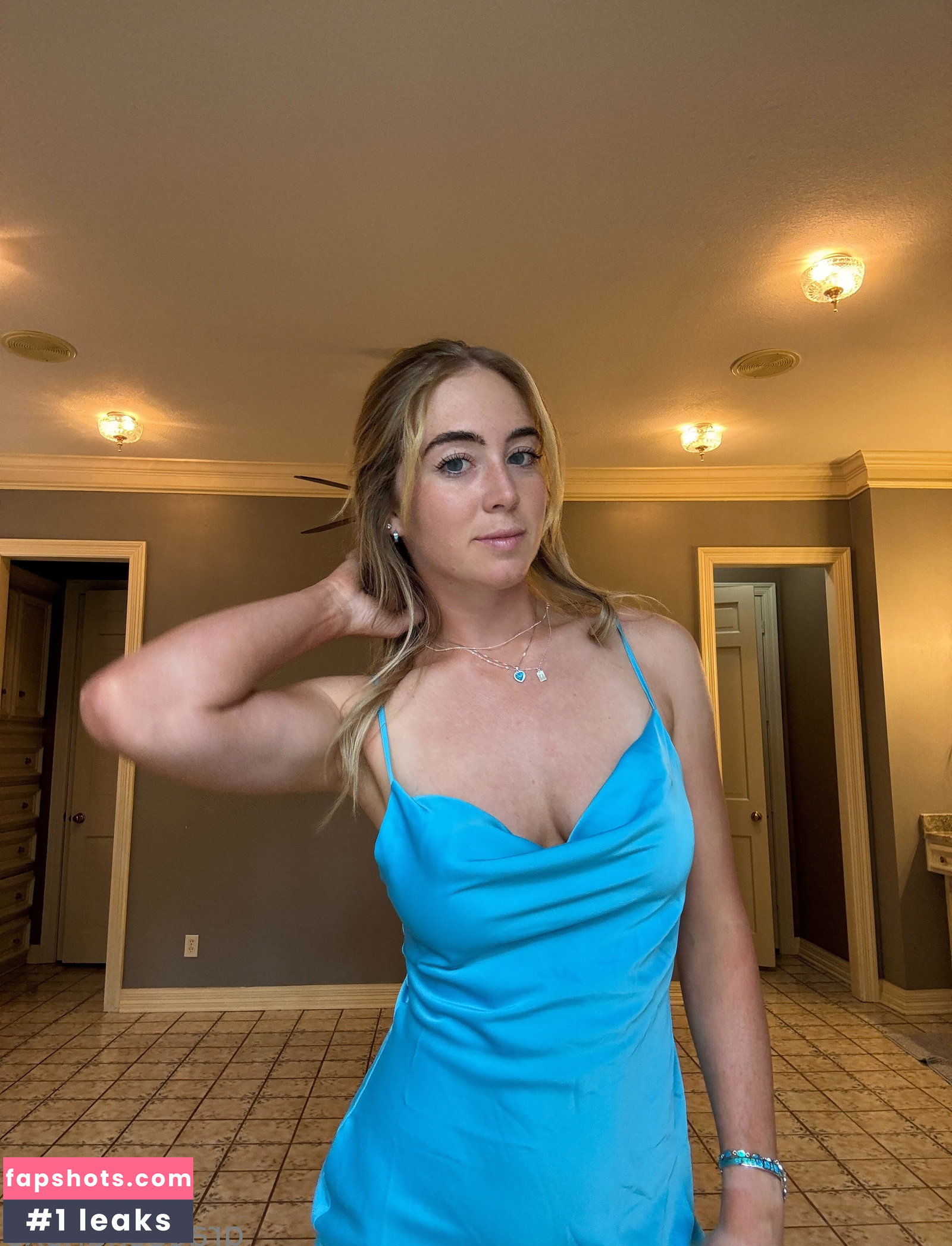 Grace Charis gallery photo #5976
