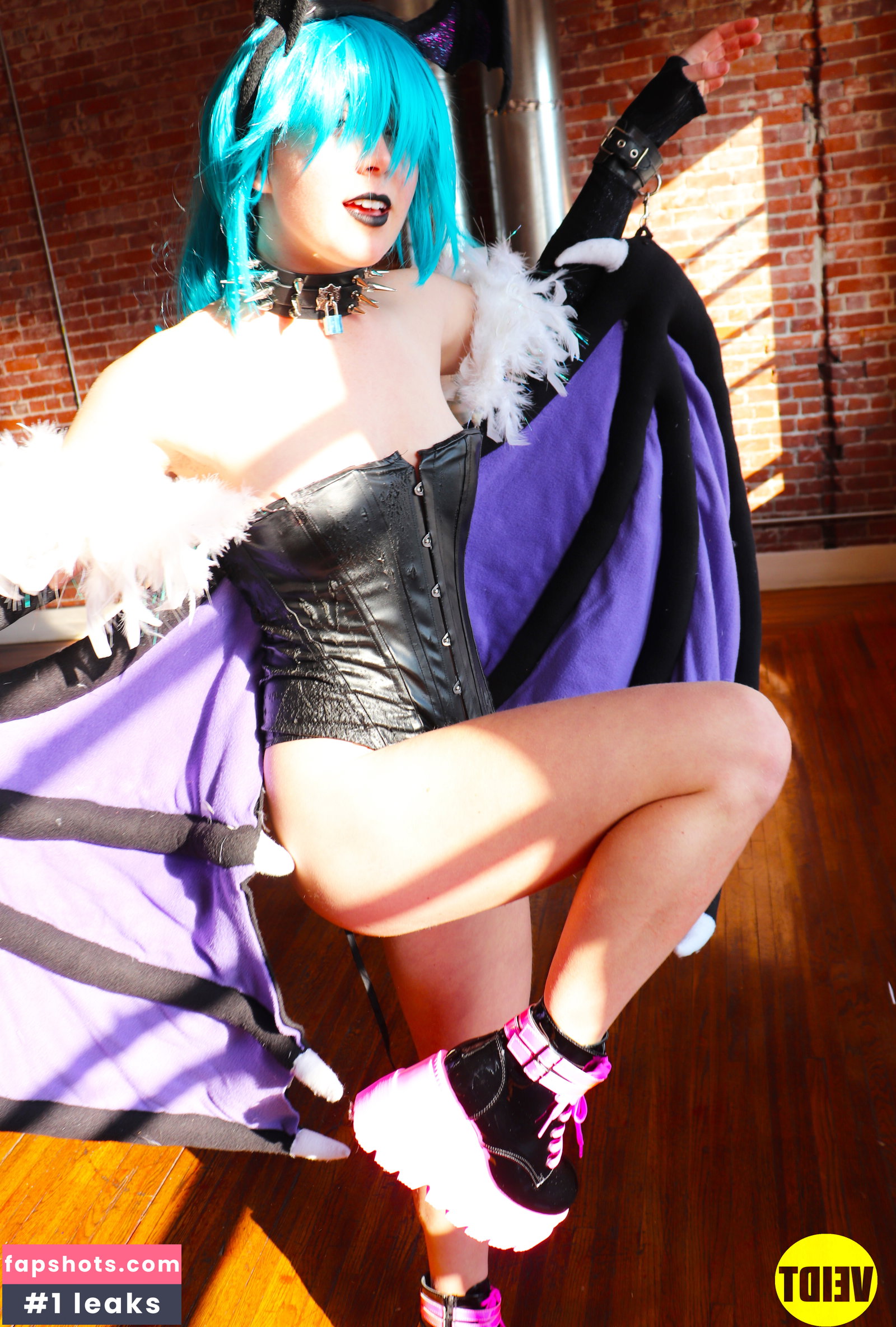 Grace Charis gallery photo #6638