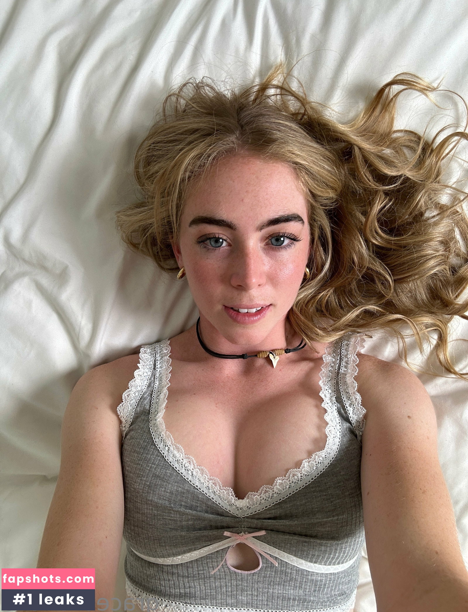 Grace Charis gallery photo #5398