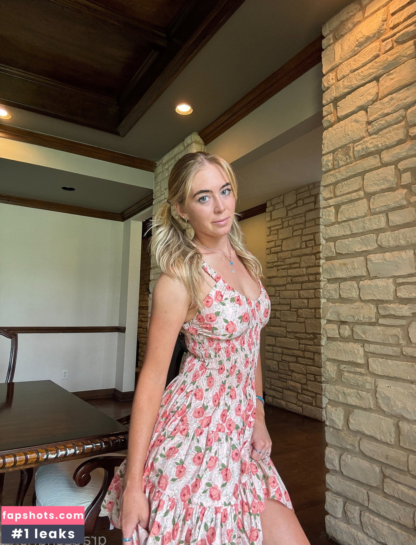 Grace Charis gallery photo #5552
