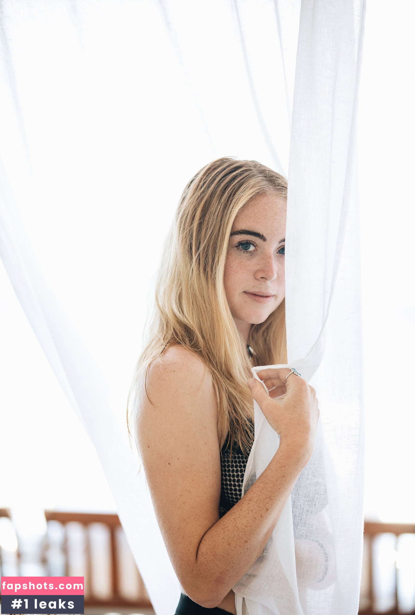 Grace Charis gallery photo #899