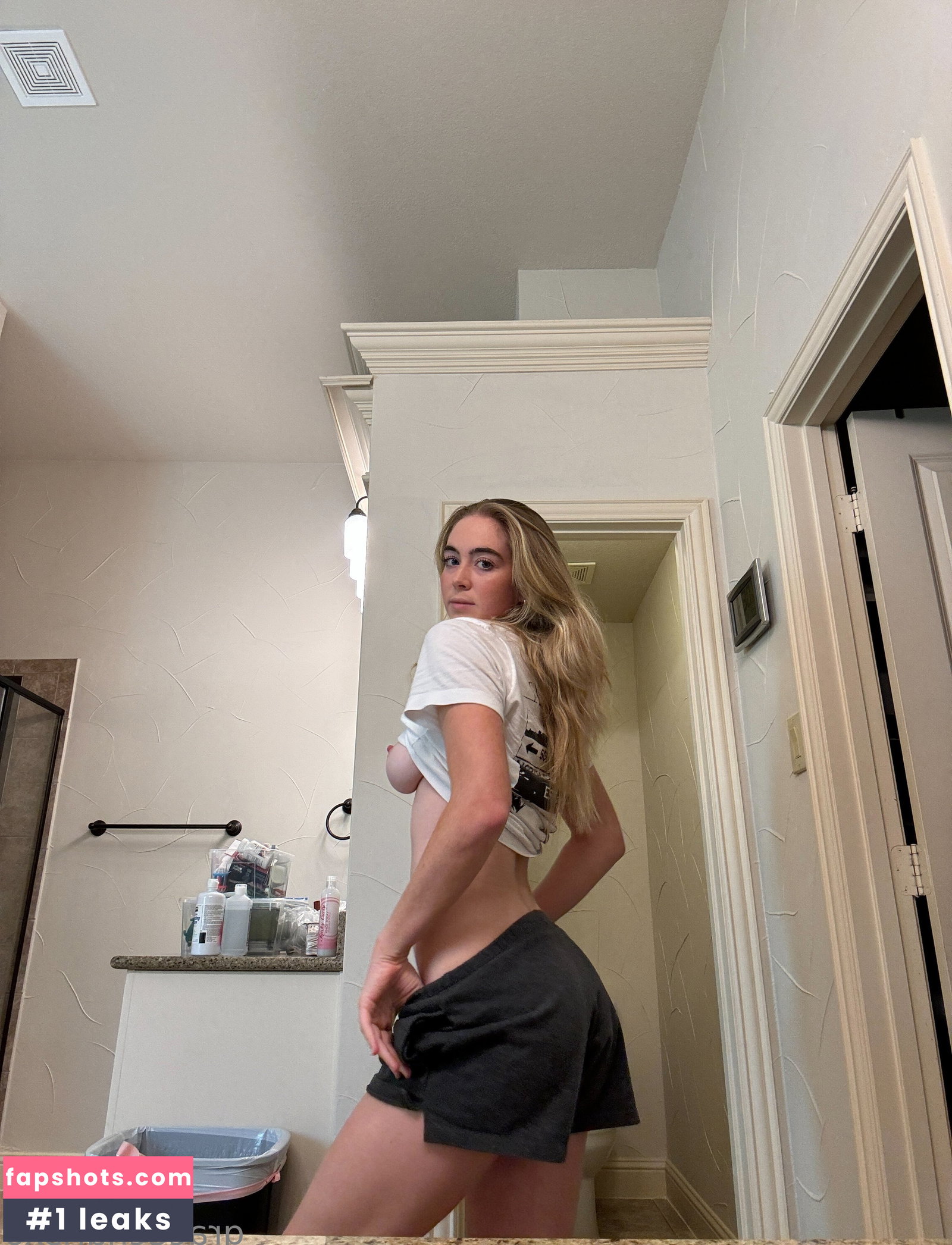 Grace Charis gallery photo #6005