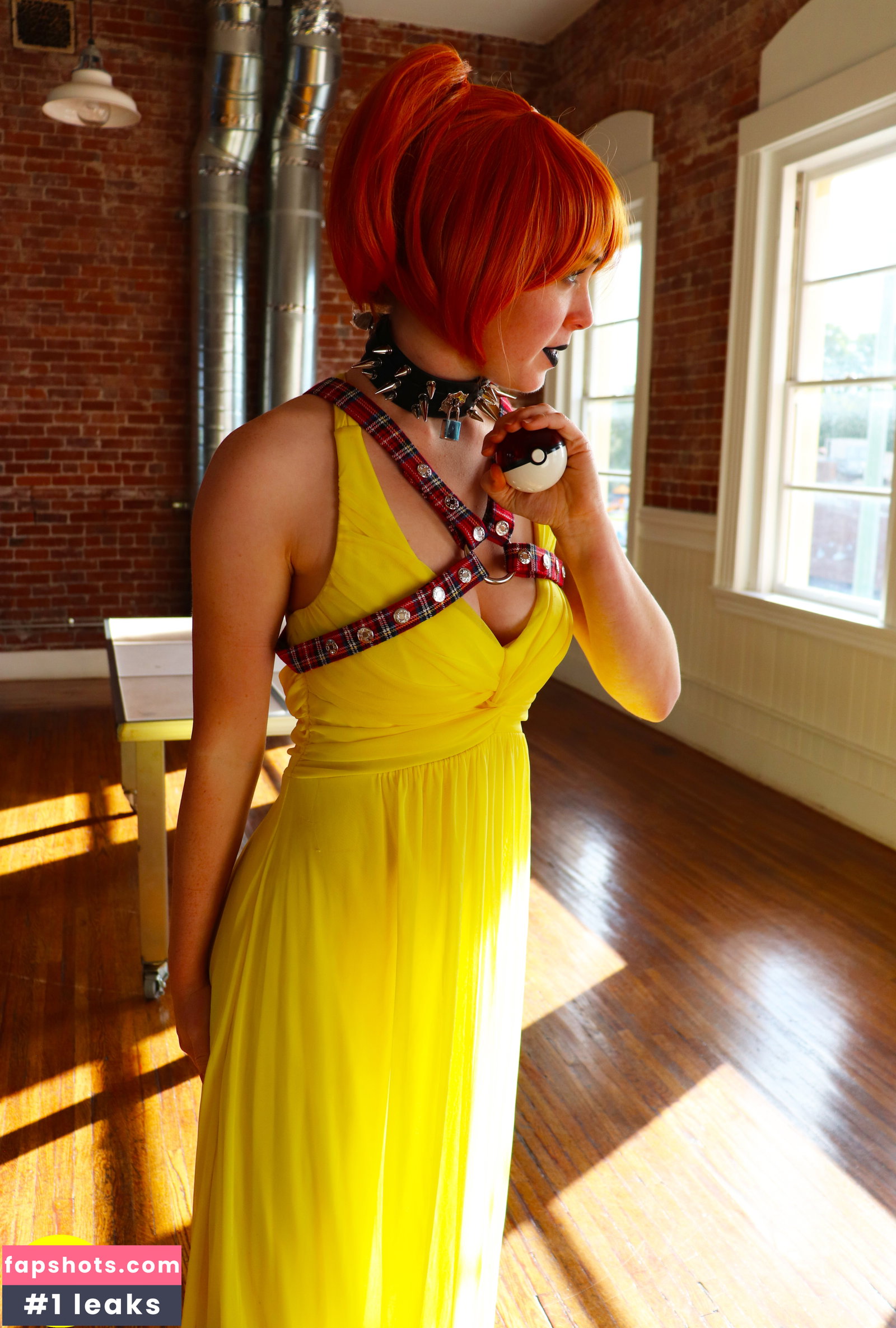 Grace Charis gallery photo #6043