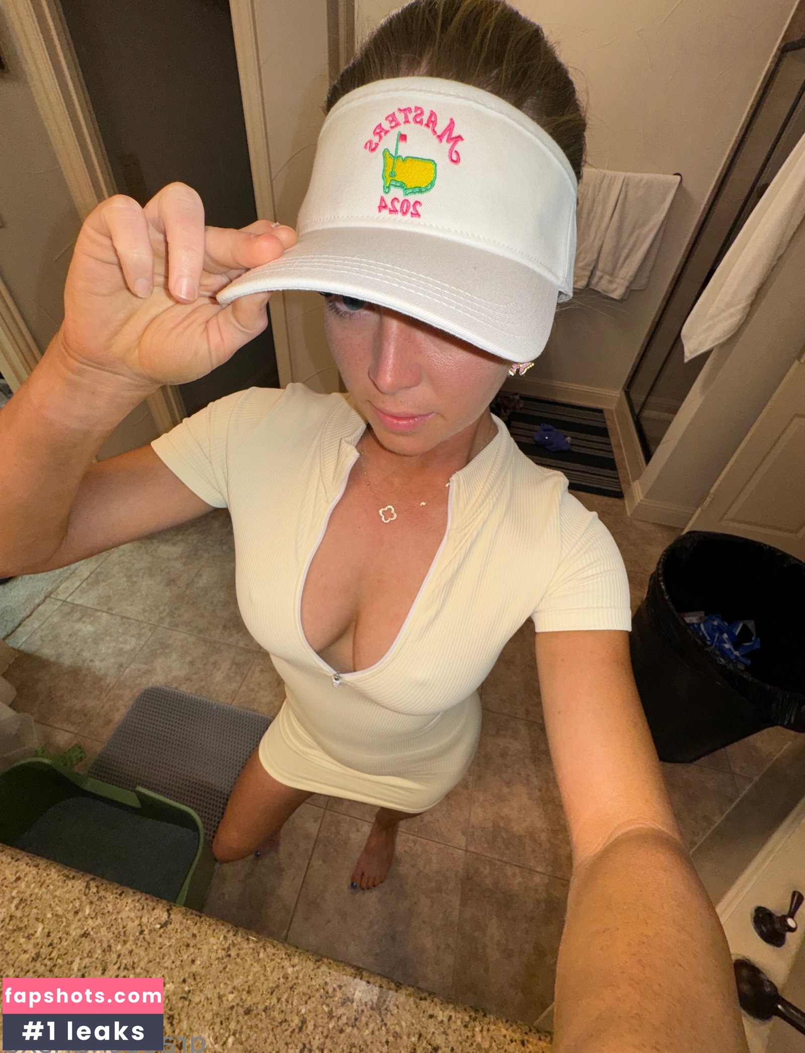 Grace Charis gallery photo #3141