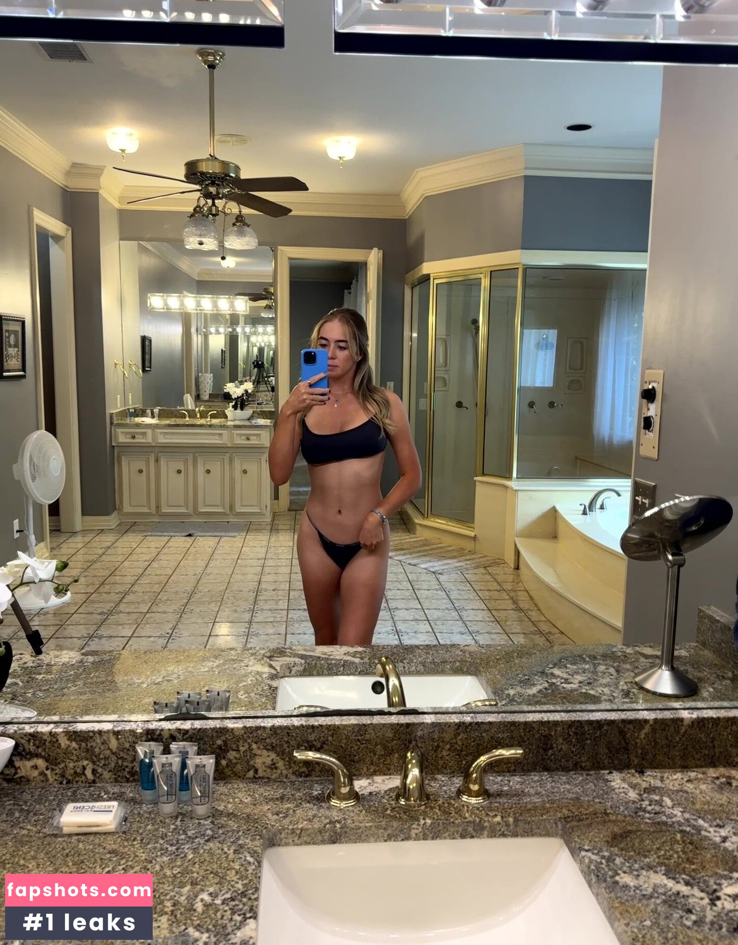 Grace Charis gallery photo #2892