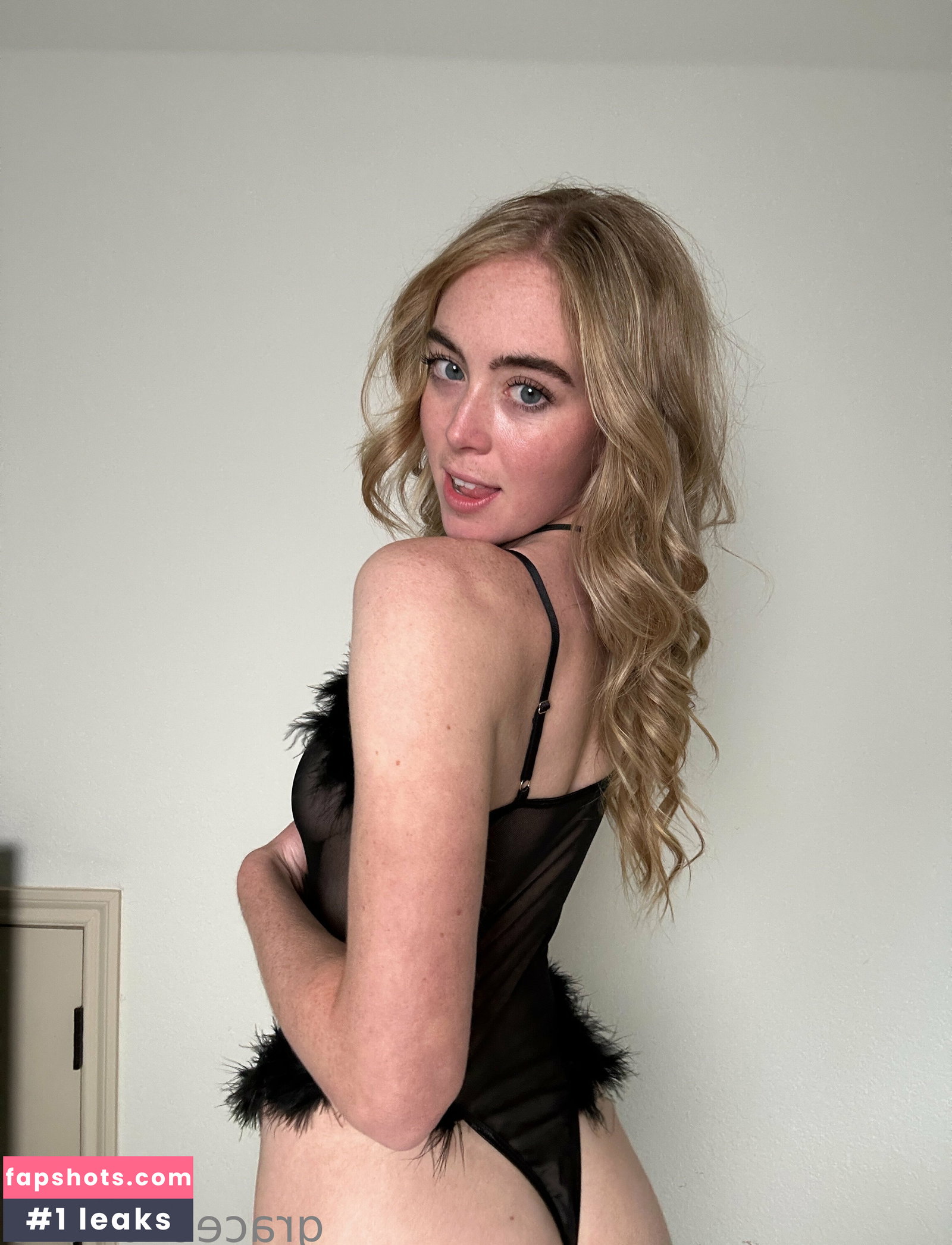 Grace Charis gallery photo #419