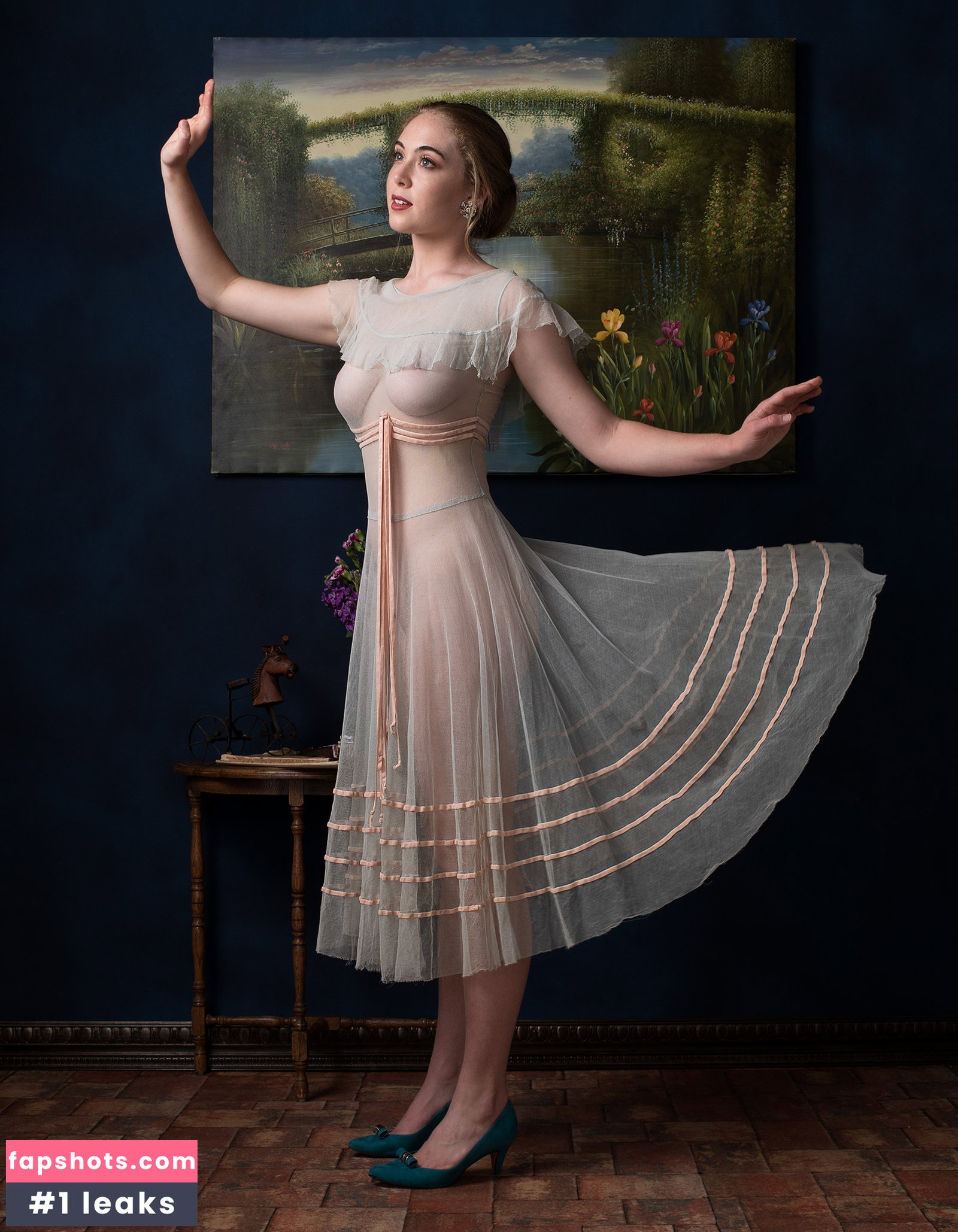 Grace Charis gallery photo #3423